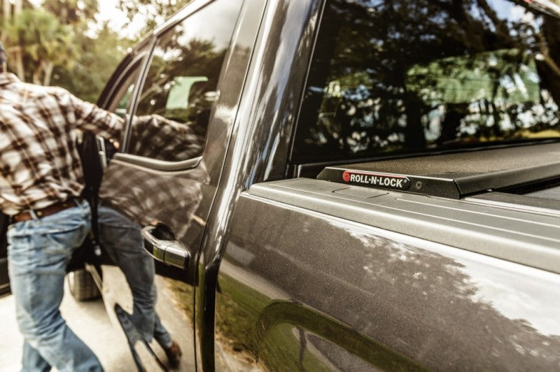 Roll-N-Lock 17-19 Ford F-250/F-350 Super Duty SB 80-3/8in A-Series Retractable Tonneau Cover