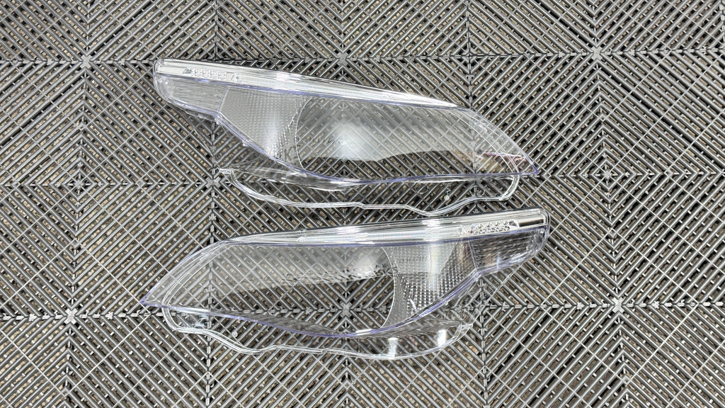 BMW E60 04-07 Pre-facelift Headlight Replacement Lenses w/LED Brows (Pair)